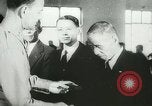 Immagine di Medaglie di cuore viola per i soldati giapponesi-americani United States USA, 1944, secondo 18 filmato di repertorio 65675067080