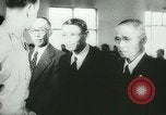 Immagine di Medaglie di cuore viola per i soldati giapponesi-americani United States USA, 1944, secondo 20 filmato di repertorio 65675067080