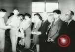 Immagine di Medaglie di cuore viola per i soldati giapponesi-americani United States USA, 1944, secondo 23 filmato di repertorio 65675067080