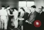 Immagine di Medaglie di cuore viola per i soldati giapponesi-americani United States USA, 1944, secondo 27 filmato di repertorio 65675067080