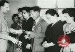 Immagine di Medaglie di cuore viola per i soldati giapponesi-americani United States USA, 1944, secondo 33 filmato di repertorio 65675067080