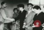 Immagine di Medaglie di cuore viola per i soldati giapponesi-americani United States USA, 1944, secondo 37 filmato di repertorio 65675067080
