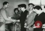 Immagine di Medaglie di cuore viola per i soldati giapponesi-americani United States USA, 1944, secondo 38 filmato di repertorio 65675067080