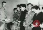 Immagine di Medaglie di cuore viola per i soldati giapponesi-americani United States USA, 1944, secondo 39 filmato di repertorio 65675067080