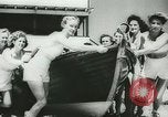 Immagine di Donne bagnini Nuovo Galles del Sud Australia, 1944, secondo 10 filmato di repertorio 65675067082
