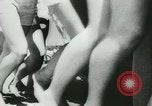 Immagine di Donne bagnini Nuovo Galles del Sud Australia, 1944, secondo 14 filmato di repertorio 65675067082
