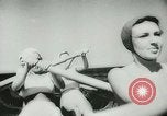 Immagine di Donne bagnini Nuovo Galles del Sud Australia, 1944, secondo 19 filmato di repertorio 65675067082