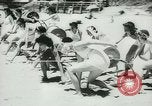 Immagine di Donne bagnini Nuovo Galles del Sud Australia, 1944, secondo 33 filmato di repertorio 65675067082