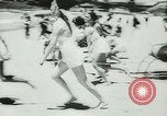 Immagine di Donne bagnini Nuovo Galles del Sud Australia, 1944, secondo 34 filmato di repertorio 65675067082