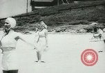 Immagine di Donne bagnini Nuovo Galles del Sud Australia, 1944, secondo 37 filmato di repertorio 65675067082