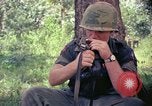 Standbild Betrieb Buckel Vietnam, 1965, aus Sekunde 5 historischem Filmmaterial Videoclip 65675067089