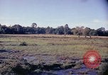 Standbild Betrieb Buckel Vietnam, 1965, aus Sekunde 19 historischem Filmmaterial Videoclip 65675067089