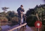 Standbild Betrieb Buckel Vietnam, 1965, aus Sekunde 27 historischem Filmmaterial Videoclip 65675067089