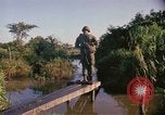 Standbild Betrieb Buckel Vietnam, 1965, aus Sekunde 34 historischem Filmmaterial Videoclip 65675067089
