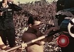 Standbild M1A1 155mm Kanone Peleliu Palau Inseln, 1944, aus Sekunde 6 historischem Filmmaterial Videoclip 65675067107