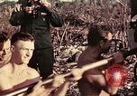 Standbild M1A1 155mm Kanone Peleliu Palau Inseln, 1944, aus Sekunde 7 historischem Filmmaterial Videoclip 65675067107