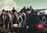 Standbild M1A1 155mm Kanone Peleliu Palau Inseln, 1944, aus Sekunde 17 historischem Filmmaterial Videoclip 65675067107