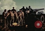 Standbild M1A1 155mm Kanone Peleliu Palau Inseln, 1944, aus Sekunde 22 historischem Filmmaterial Videoclip 65675067107