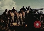 Standbild M1A1 155mm Kanone Peleliu Palau Inseln, 1944, aus Sekunde 23 historischem Filmmaterial Videoclip 65675067107