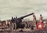 Standbild M1A1 155mm Kanone Peleliu Palau Inseln, 1944, aus Sekunde 35 historischem Filmmaterial Videoclip 65675067107