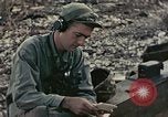 Standbild M1A1 155mm Kanone Peleliu Palau Inseln, 1944, aus Sekunde 61 historischem Filmmaterial Videoclip 65675067107