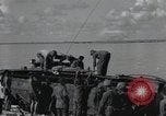 Standbild Invasion von Peleliu Peleliu Palau Inseln, 1944, aus Sekunde 28 historischem Filmmaterial Videoclip 65675067129