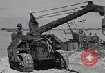 Standbild Invasion von Peleliu Peleliu Palau Inseln, 1944, aus Sekunde 35 historischem Filmmaterial Videoclip 65675067129