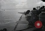 Standbild Invasion von Peleliu Peleliu Palau Inseln, 1944, aus Sekunde 17 historischem Filmmaterial Videoclip 65675067131