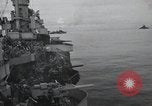 Standbild Invasion von Peleliu Peleliu Palau Inseln, 1944, aus Sekunde 52 historischem Filmmaterial Videoclip 65675067131