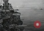 Standbild Invasion von Peleliu Peleliu Palau Inseln, 1944, aus Sekunde 57 historischem Filmmaterial Videoclip 65675067131