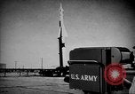 Standbild armored Combat Training Mojave California USA, 1955, aus Sekunde 4 historischem Filmmaterial Videoclip 65675067158
