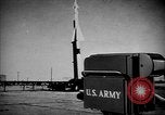 Standbild armored Combat Training Mojave California USA, 1955, aus Sekunde 5 historischem Filmmaterial Videoclip 65675067158