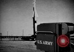 Standbild armored Combat Training Mojave California USA, 1955, aus Sekunde 6 historischem Filmmaterial Videoclip 65675067158