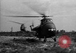 Standbild armored Combat Training Mojave California USA, 1955, aus Sekunde 24 historischem Filmmaterial Videoclip 65675067158