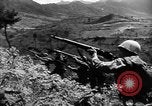Standbild armored Combat Training Mojave California USA, 1955, aus Sekunde 32 historischem Filmmaterial Videoclip 65675067158