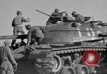 Immagine di Armored Combat training Mojave California USA, 1955, secondo 45 filmato di repertorio 65675067161