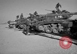 Immagine di Armored Combat training Mojave California USA, 1955, secondo 49 filmato di repertorio 65675067161