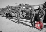 Immagine di Armored Combat training Mojave California USA, 1955, secondo 55 filmato di repertorio 65675067161