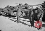Immagine di Armored Combat training Mojave California USA, 1955, secondo 56 filmato di repertorio 65675067161