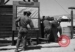 Immagine di Armored Combat training Mojave California USA, 1955, secondo 41 filmato di repertorio 65675067162
