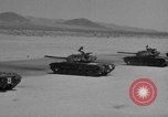 Image la formation de combat blindés Mojave California USA, 1955, de la seconde 26 séquences d'archives historiques vidéo 65675067163