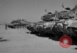 Image la formation de combat blindés Mojave California USA, 1955, de la seconde 28 séquences d'archives historiques vidéo 65675067164