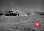 Image la formation de combat blindés Mojave California USA, 1955, de la seconde 26 séquences d'archives historiques vidéo 65675067167