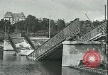 Immagine di Ponte crollato Francia, 1944, secondo 25 filmato di repertorio 65675067185