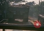 Image camions chargés avec du riz Vietnam, 1968, de la seconde 6 séquences d'archives historiques vidéo 65675067226
