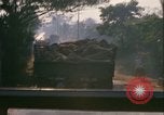 Image camions chargés avec du riz Vietnam, 1968, de la seconde 8 séquences d'archives historiques vidéo 65675067226