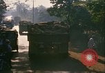 Image camions chargés avec du riz Vietnam, 1968, de la seconde 11 séquences d'archives historiques vidéo 65675067226