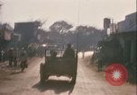 Image camions chargés avec du riz Vietnam, 1968, de la seconde 15 séquences d'archives historiques vidéo 65675067226