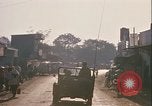 Image camions chargés avec du riz Vietnam, 1968, de la seconde 16 séquences d'archives historiques vidéo 65675067226