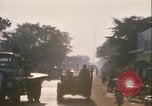 Image camions chargés avec du riz Vietnam, 1968, de la seconde 24 séquences d'archives historiques vidéo 65675067226